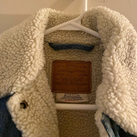 Levi’s Jean jacket - Picture 2 of 2